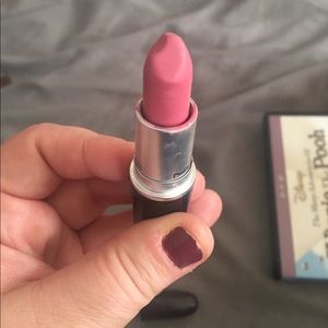 MAC LIPSTICK