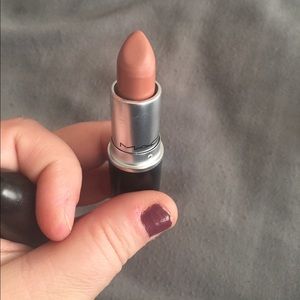 MAC LIPSTICK