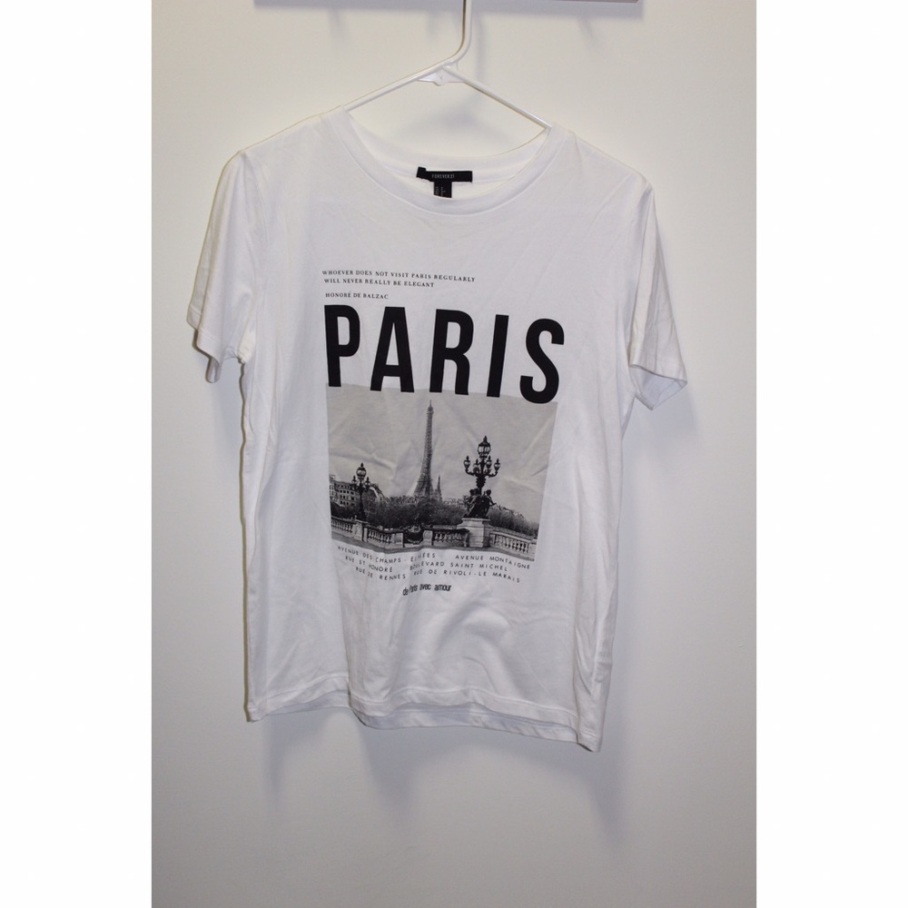 Graphic tee. NEVER WORN.
