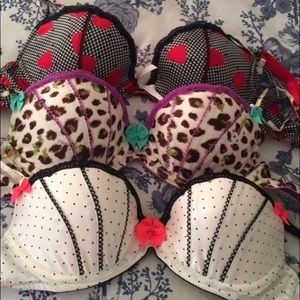 3 VS sexy bras