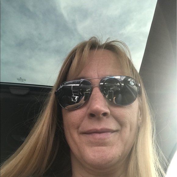 Meet your Posher, Kim - Picture 1 of 1