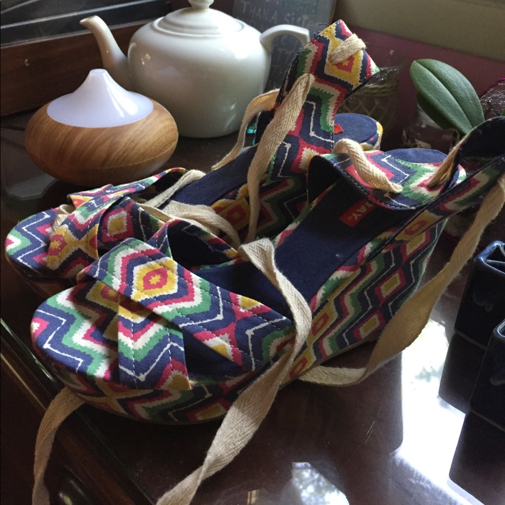 Tribal print Unionbay Wedges