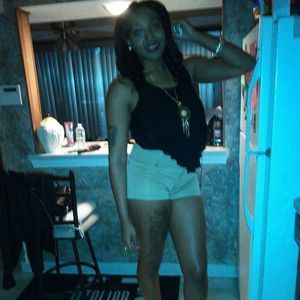 Meet your Posher, Rolanda