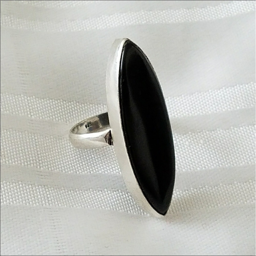 Black onyx ring