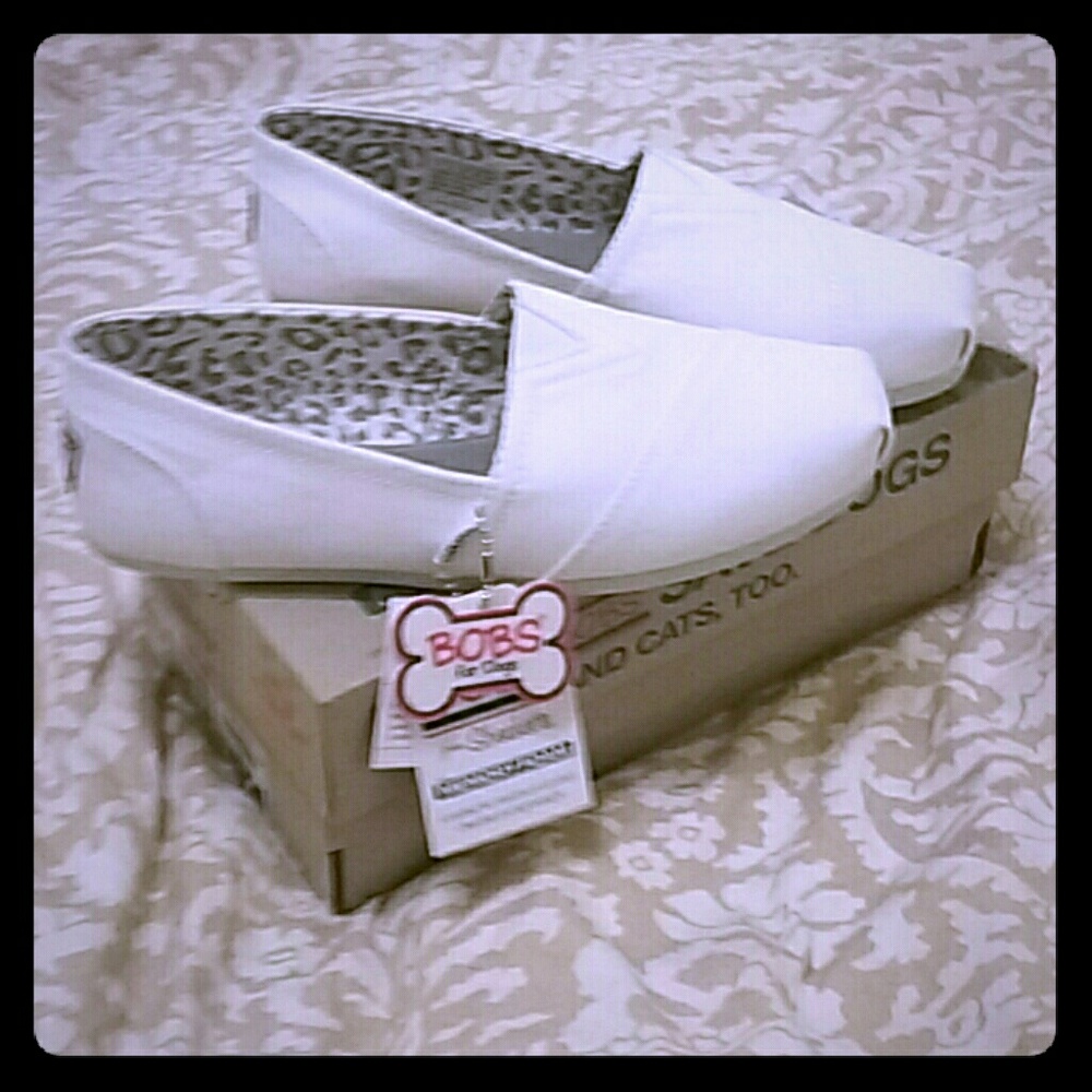 ❗SALE❗NWT! Sketches Bobs Linen Shoes -1of 2 pairs