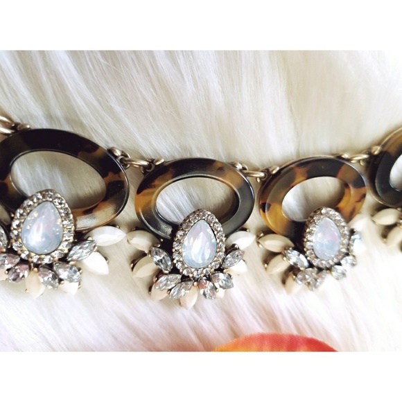 Opal and tortoise shell statement necklace - Picture 2 of 4