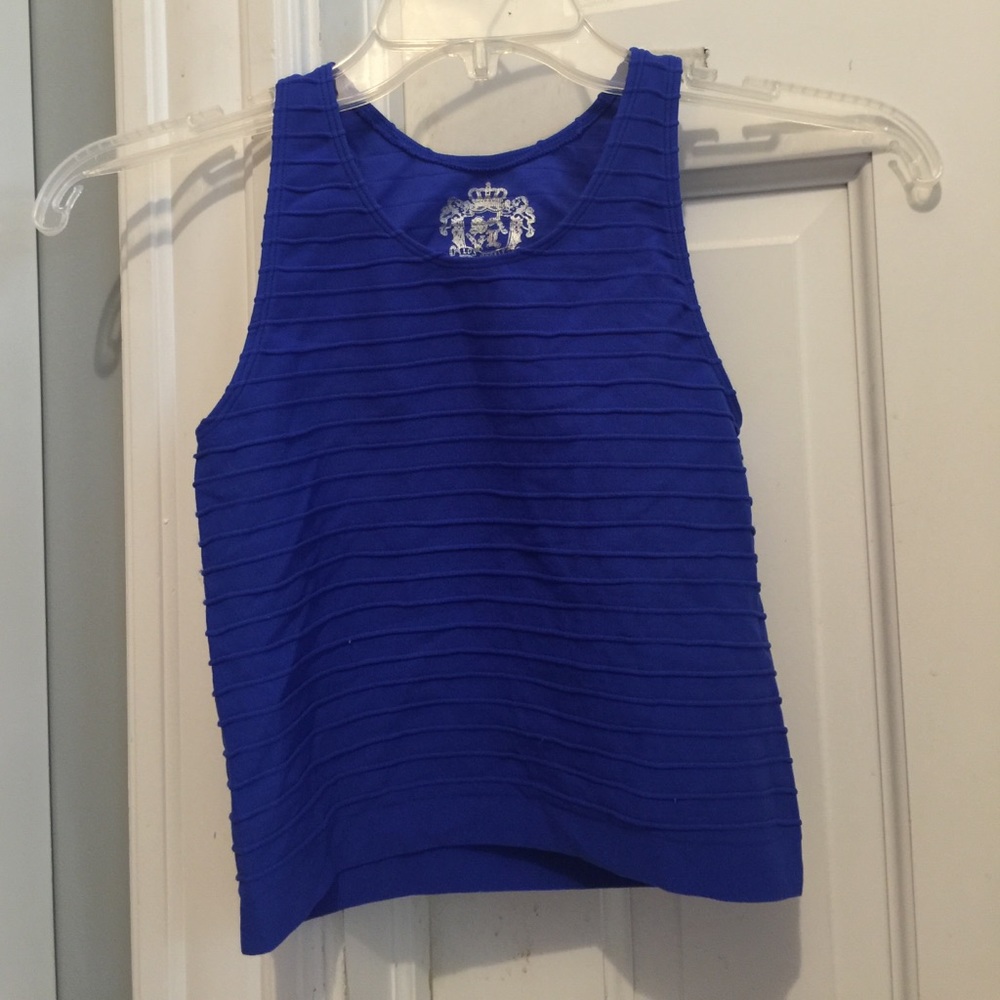 Trendy blue crop tank
