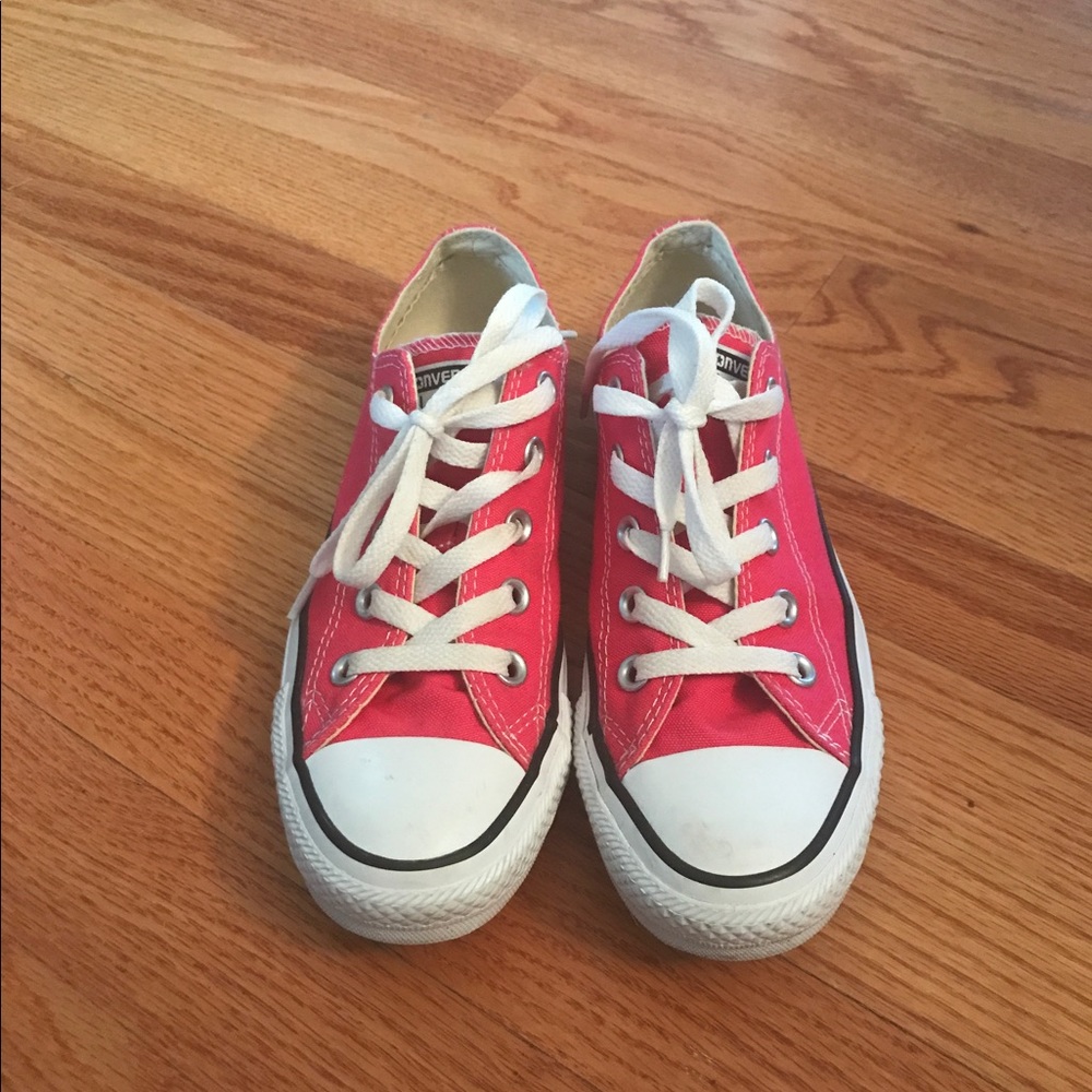 Hot pink converse