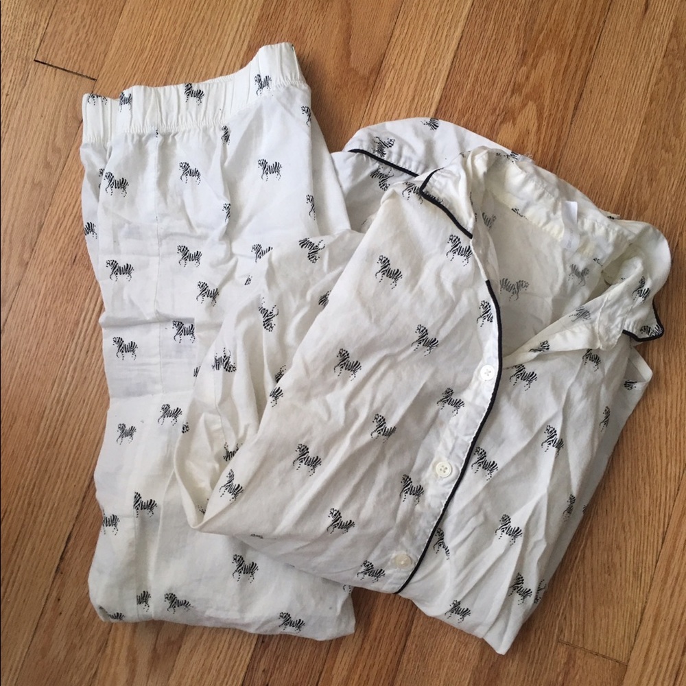 Gap Body white zebra print pajamas