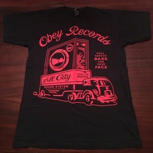 EUC- Men's Medium Obey T-Shirt