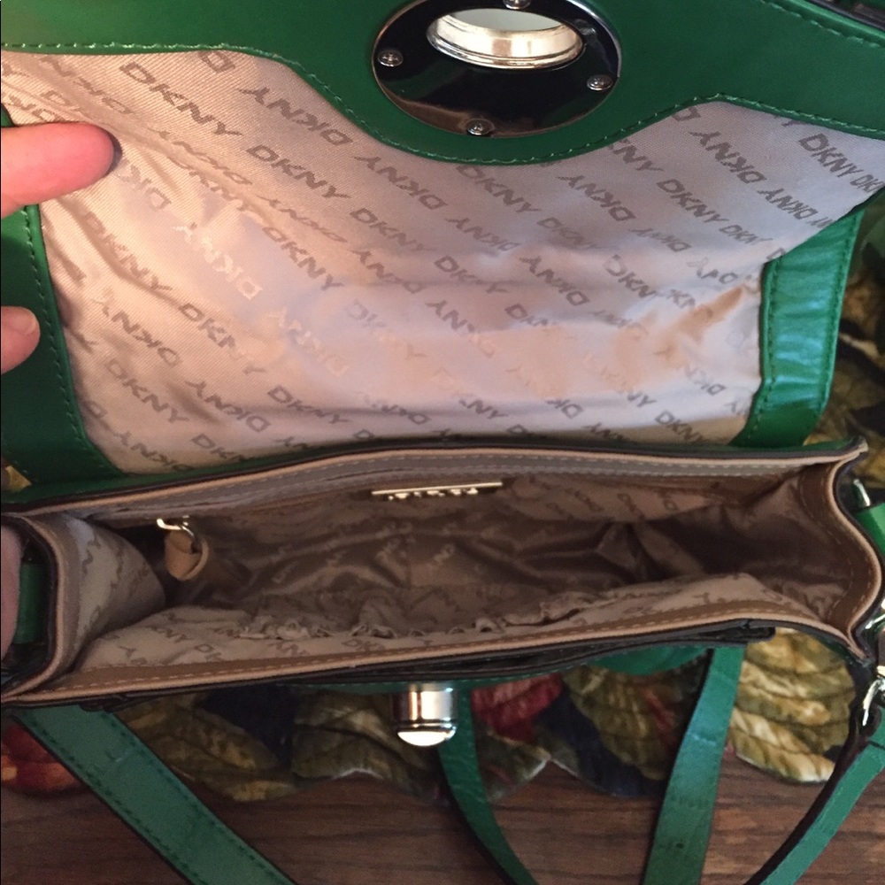 💚 SOLD___DKNY green crossbody Nolita 💚 - Picture 5 of 8