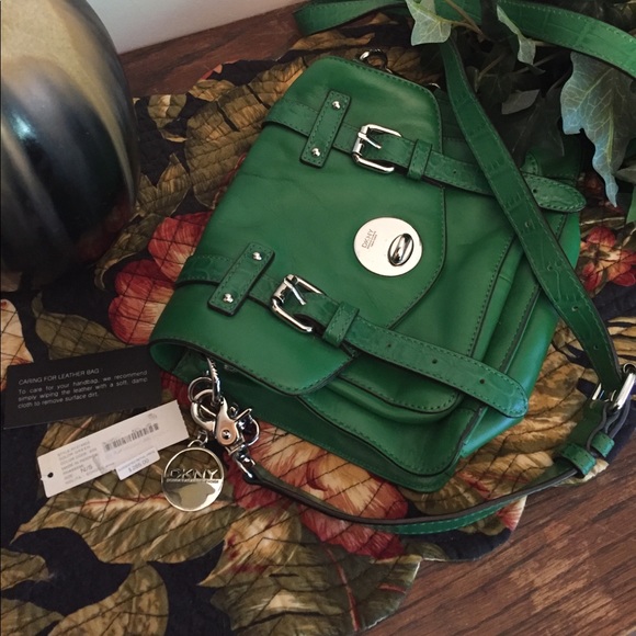 💚 SOLD___DKNY green crossbody Nolita 💚 - Picture 2 of 8