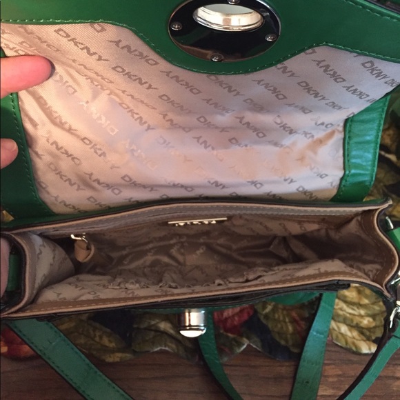 💚 SOLD___DKNY green crossbody Nolita 💚 - Picture 5 of 8