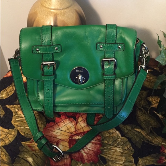 💚 SOLD___DKNY green crossbody Nolita 💚 - Picture 7 of 8