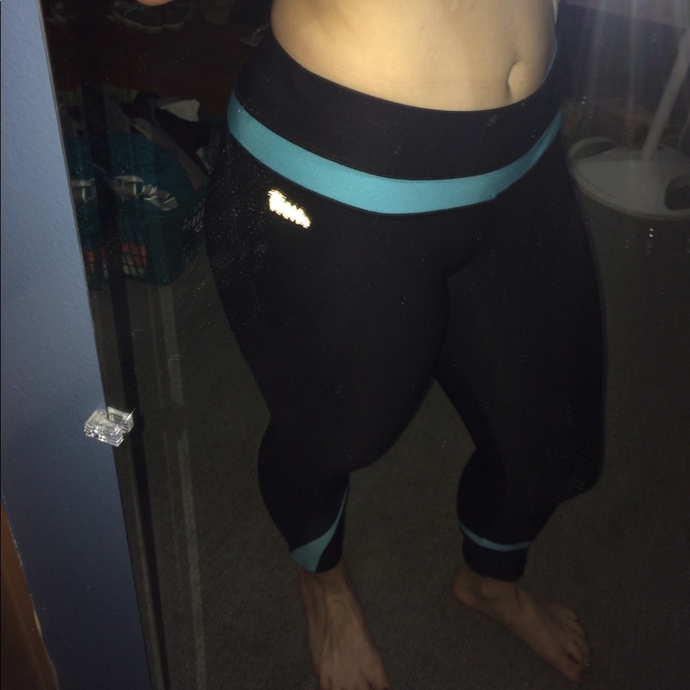 Workout Capris - Picture 2 of 4