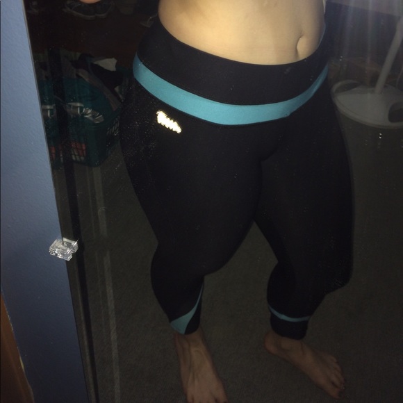 Workout Capris - Picture 2 of 4