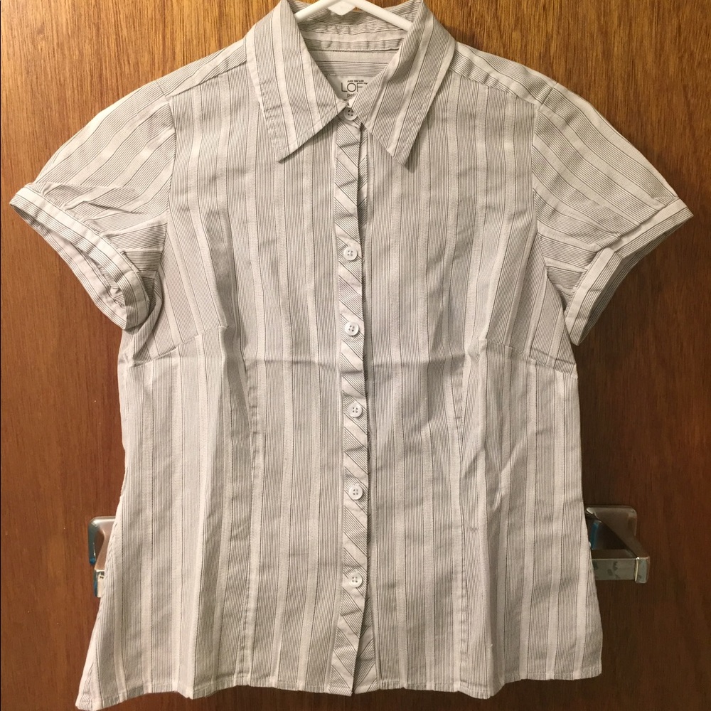 Short sleeve button down top