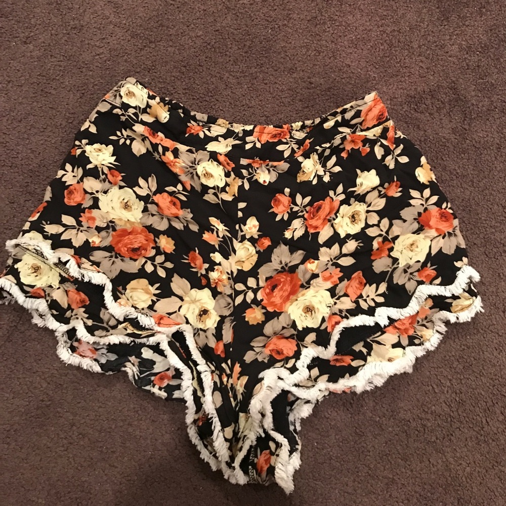 Lf mid rise flowy shorts