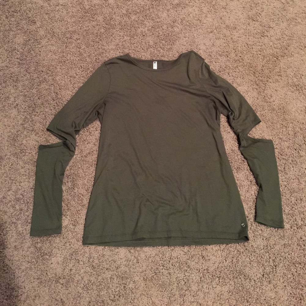 Fabletics top
