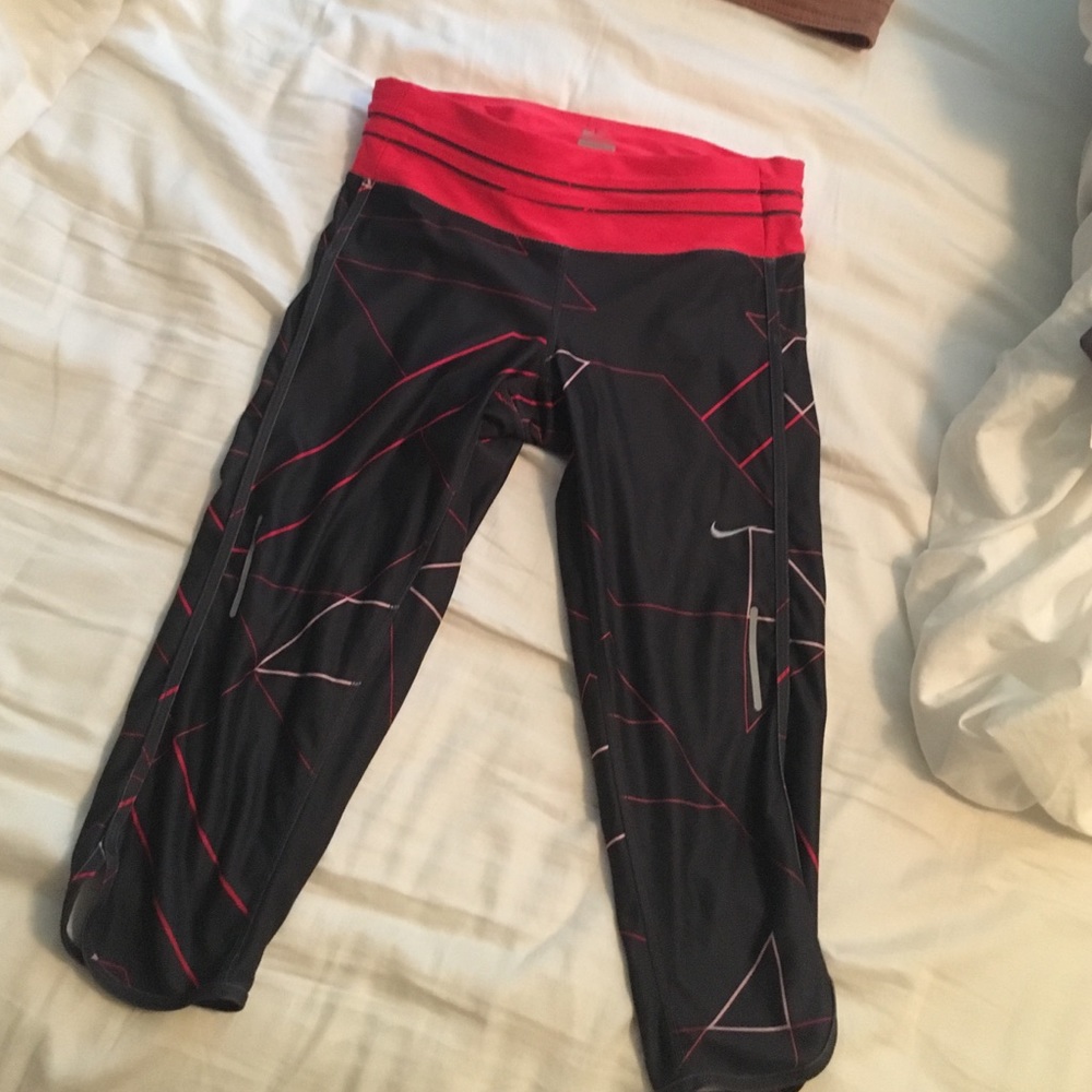 nike cropped leggings