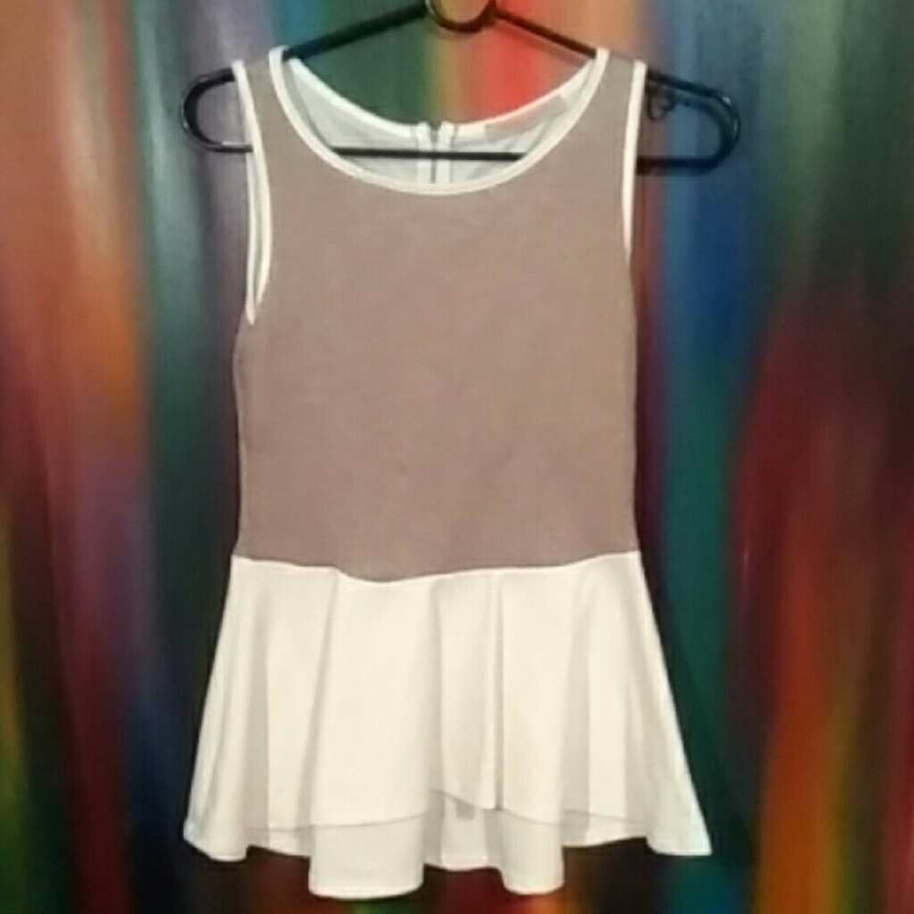 Casual Couture by Green Envelope Top
