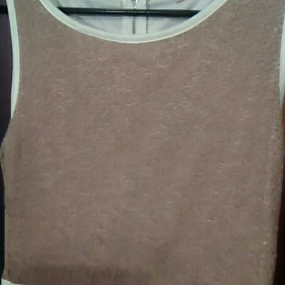 Casual Couture by Green Envelope Top - Picture 2 of 8
