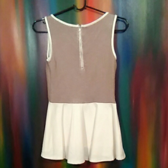 Casual Couture by Green Envelope Top - Picture 3 of 8