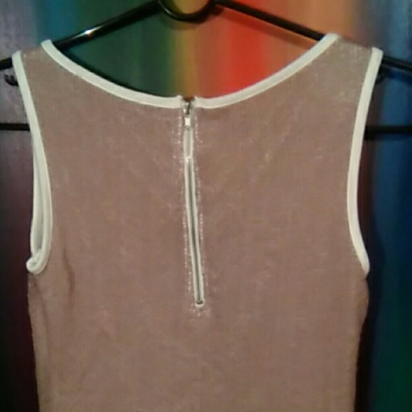 Casual Couture by Green Envelope Top - Picture 4 of 8