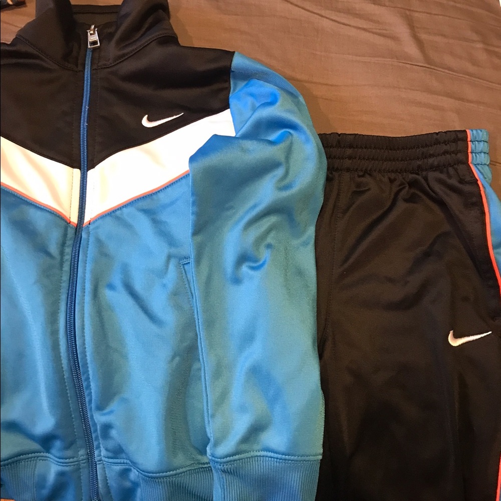 Boys Nike Track Suit