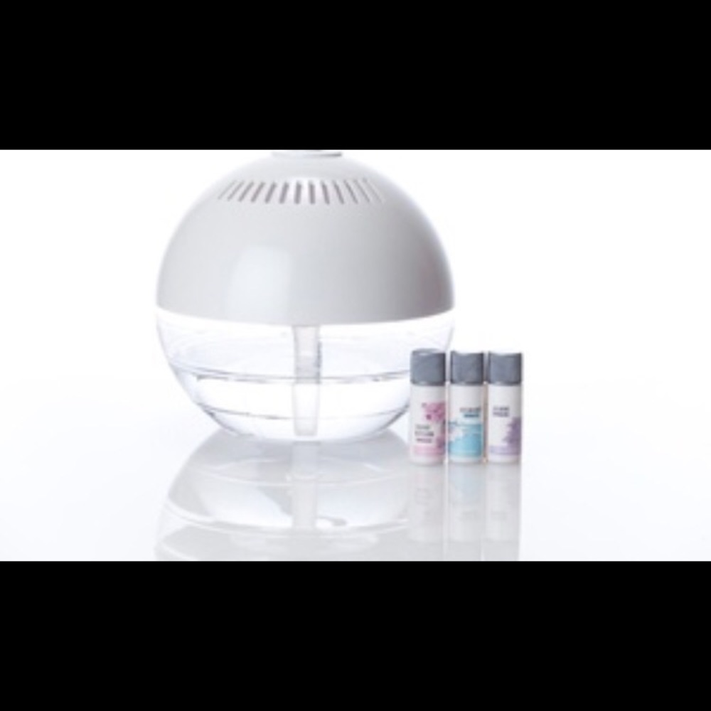Aroma Globe diffuser and humidifier with oils