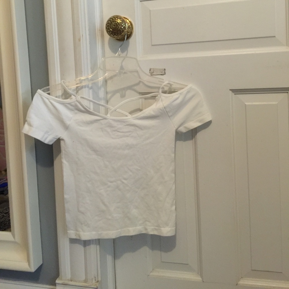 Trendy white crop