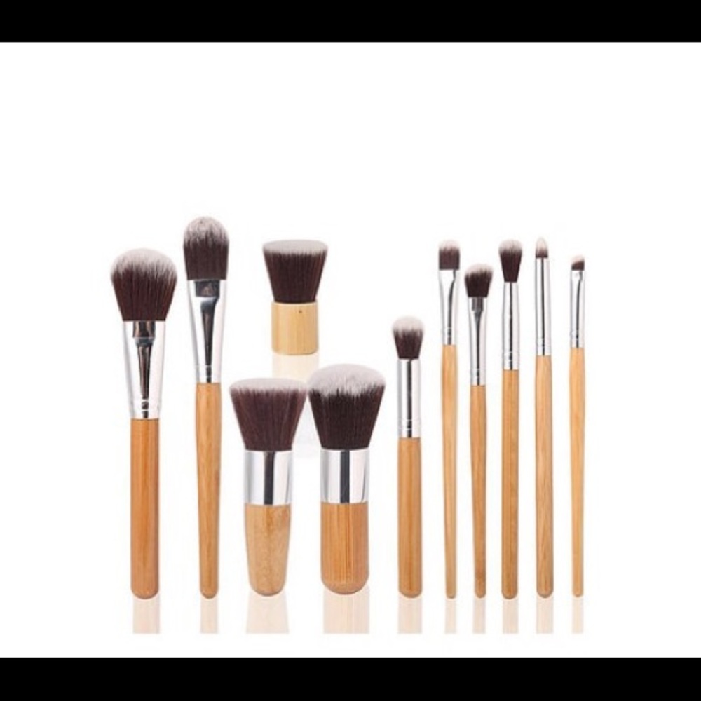 10 Piece Kabuki Brush Set!