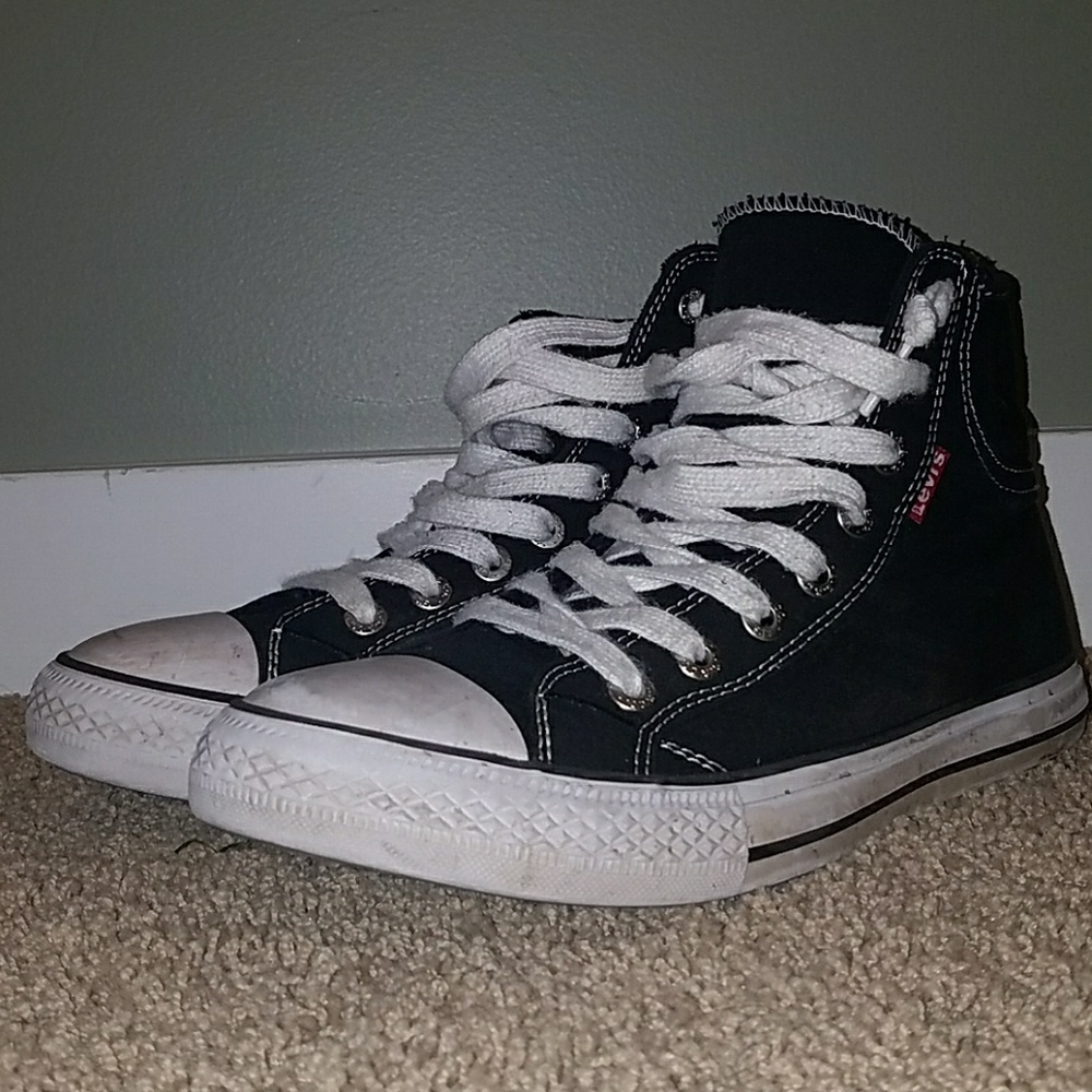 Levi's canvas shoes