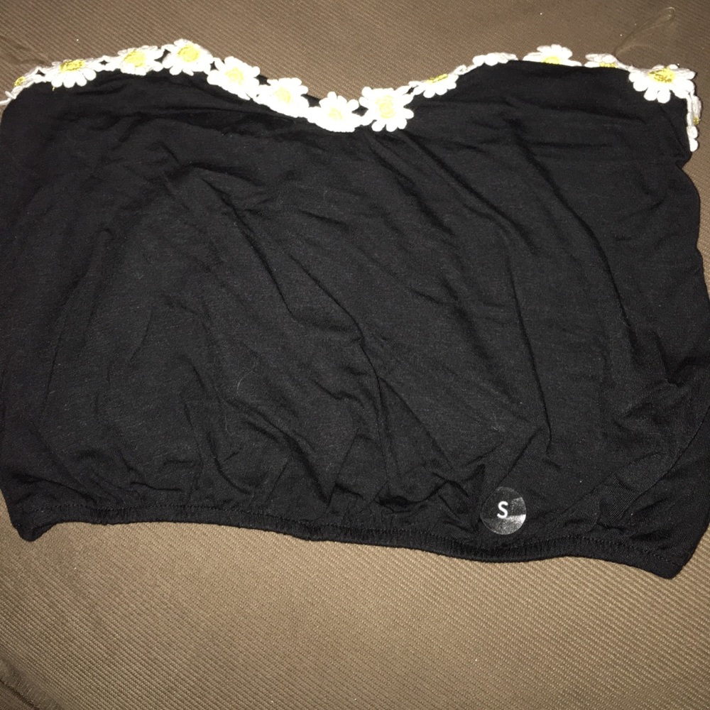 pacsun daisy crop top!