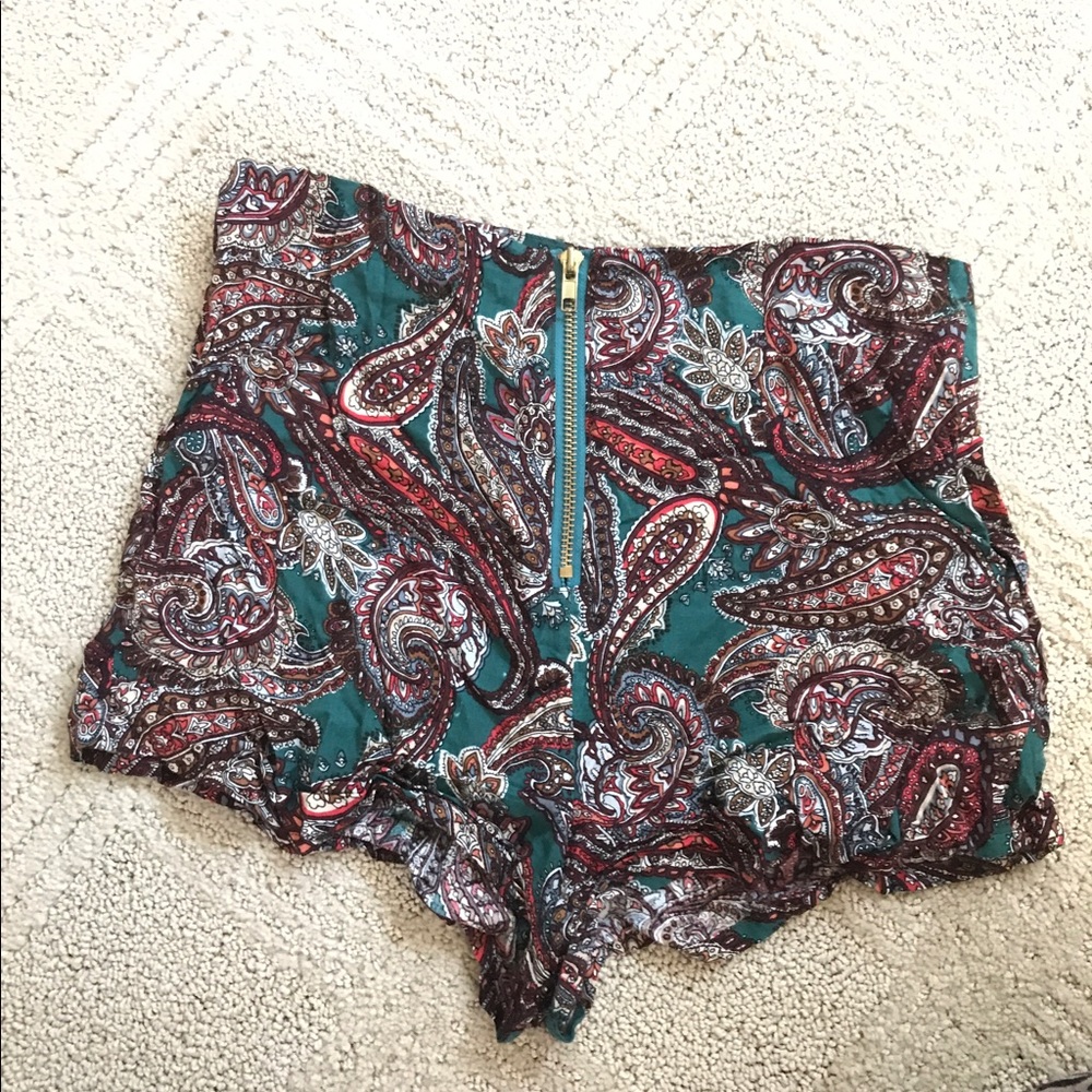 LF high rise zipper shorts