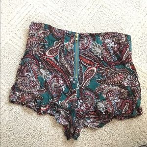 LF high rise zipper shorts