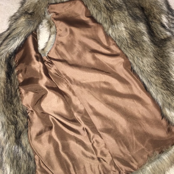 Steve Madden M/L fur vest - Picture 3 of 3