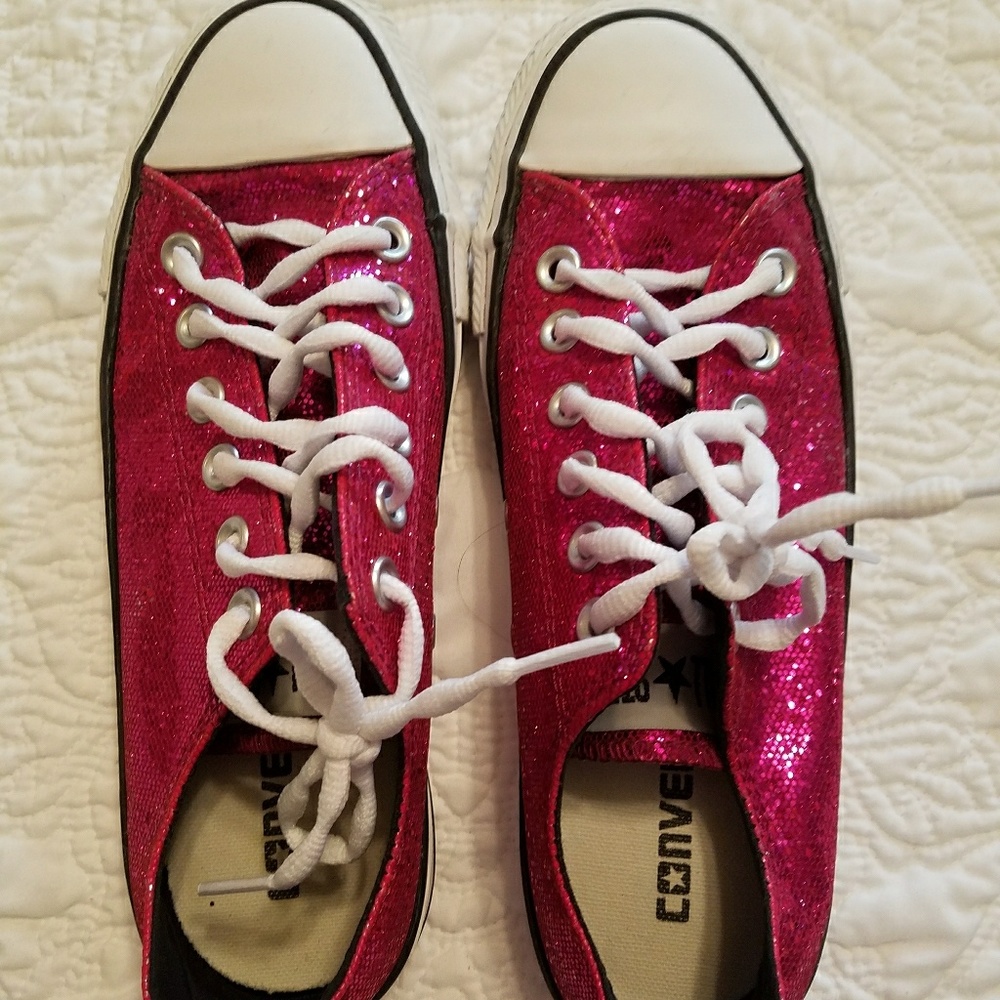Converse size 7