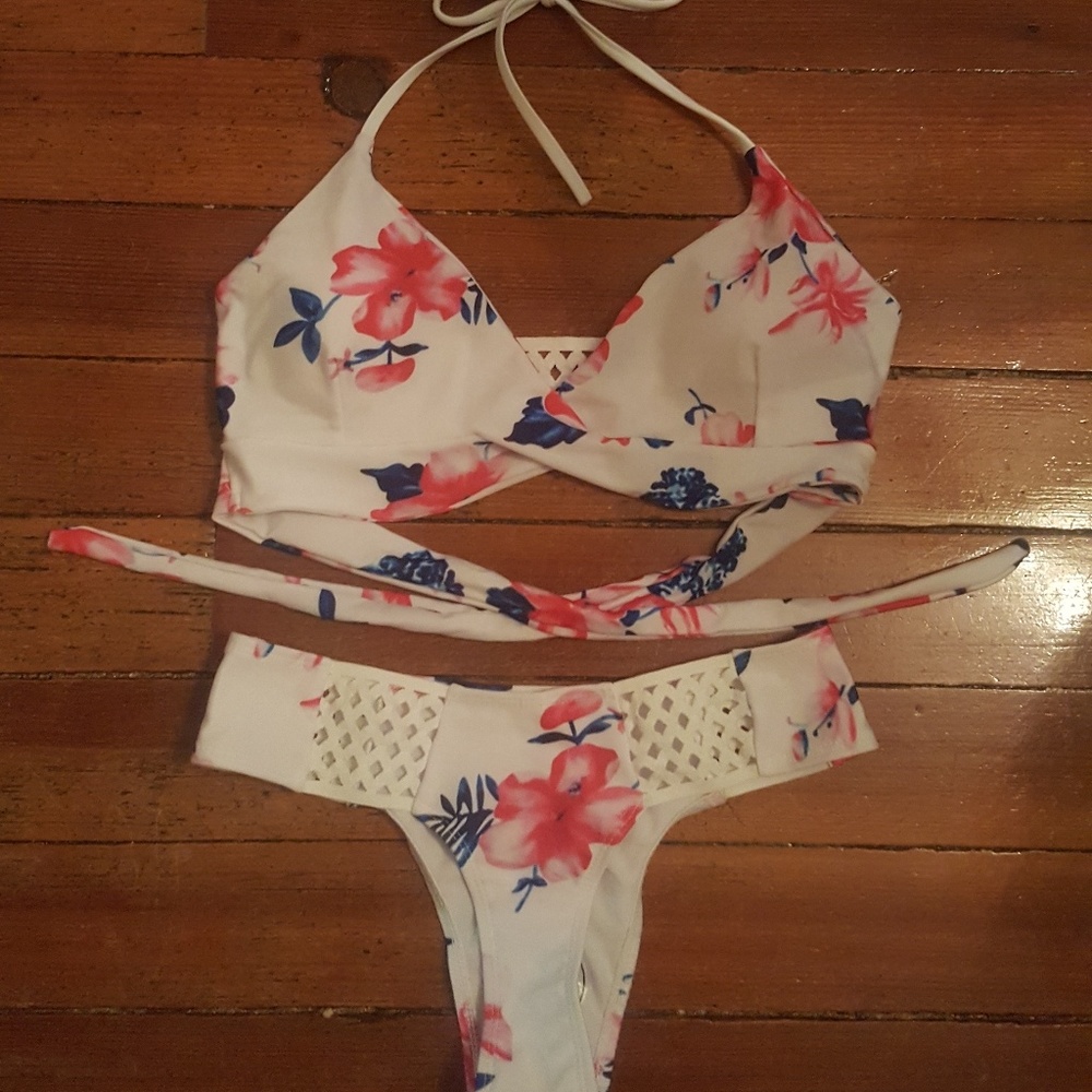 NEW! Floral Bikini - Picture 2 of 6