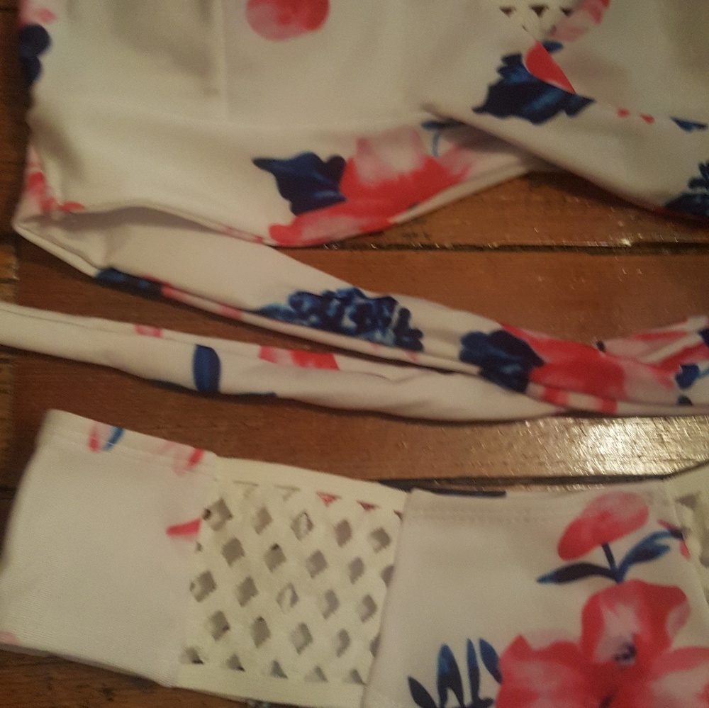 NEW! Floral Bikini - Picture 3 of 6