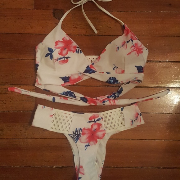 NEW! Floral Bikini - Picture 2 of 6