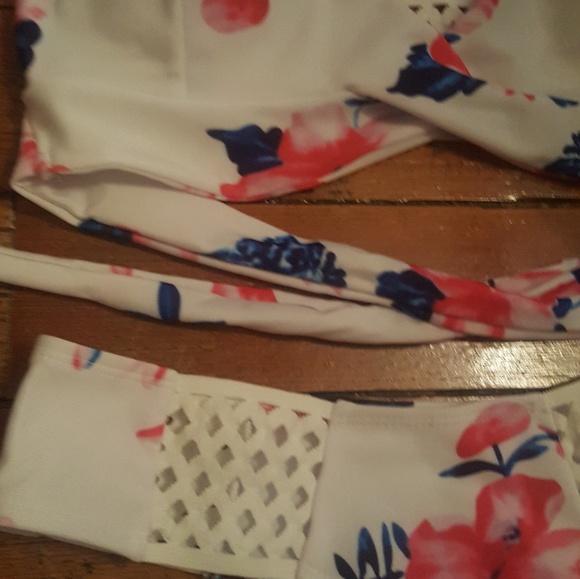 NEW! Floral Bikini - Picture 3 of 6