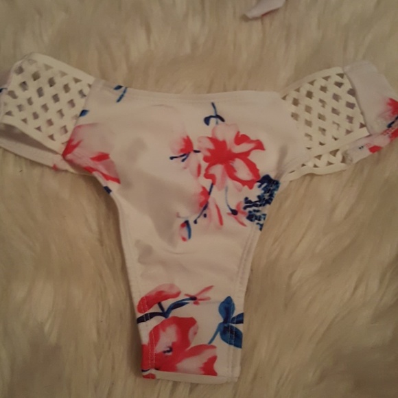 NEW! Floral Bikini - Picture 5 of 6