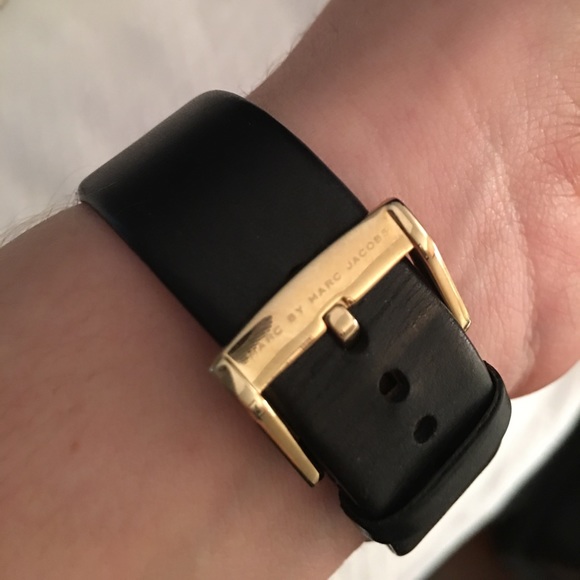 MARC JACOBS BLACK AND GOLD WATCH