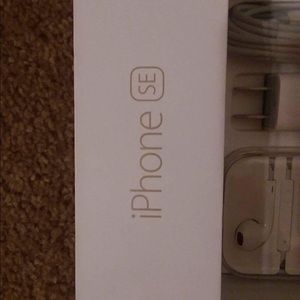 Apple SE 16G IPhone Rose Colored UNLOCKED