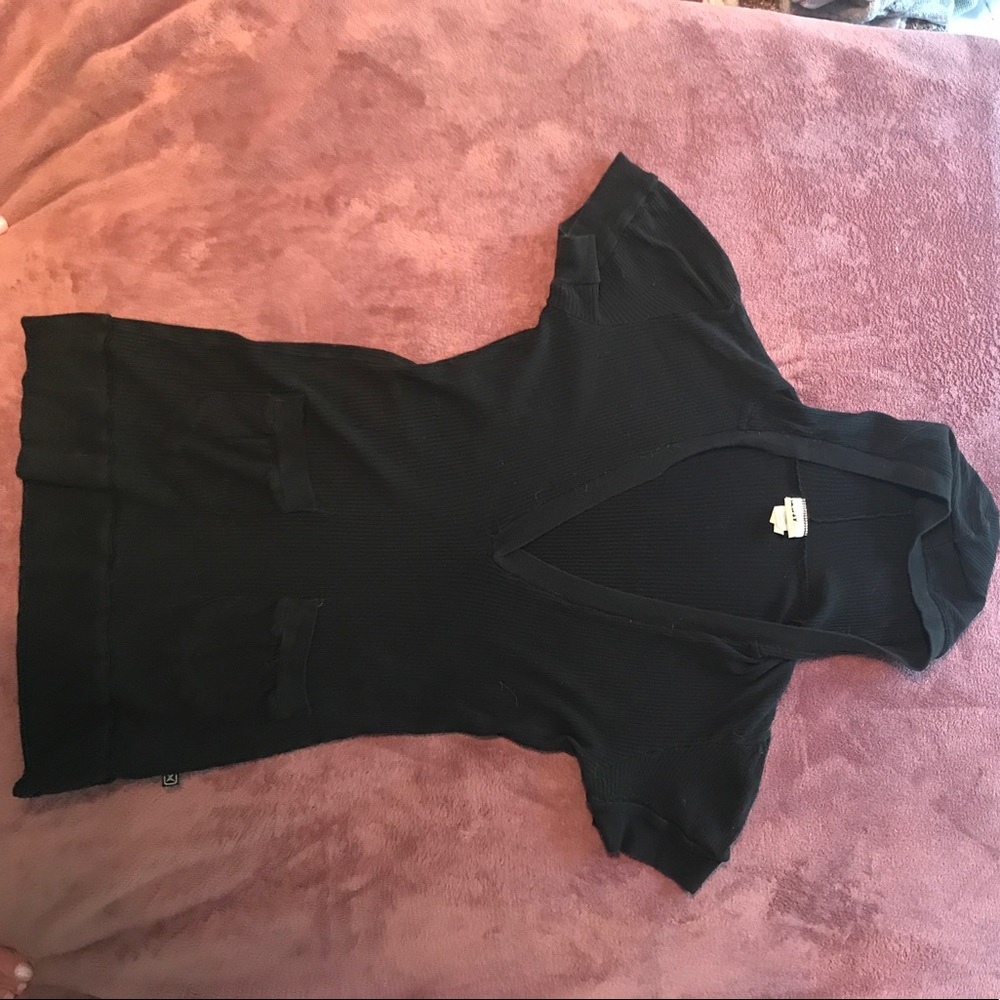 Short sleeve sweater