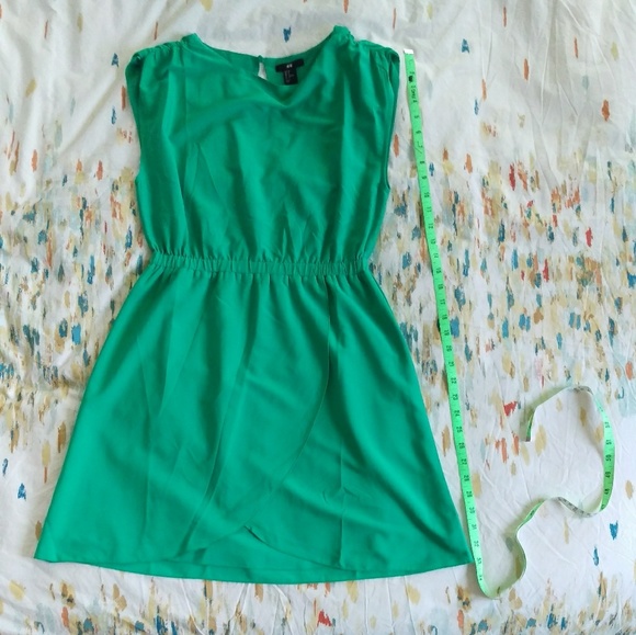 H&M Dresses & Skirts - Breezy Tulip Dress