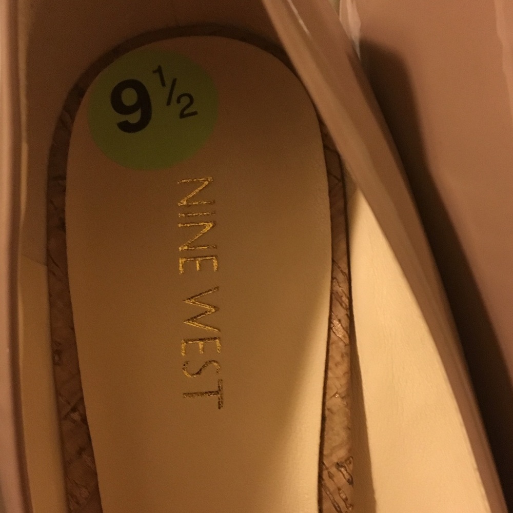 Nine West - Picture 4 of 4