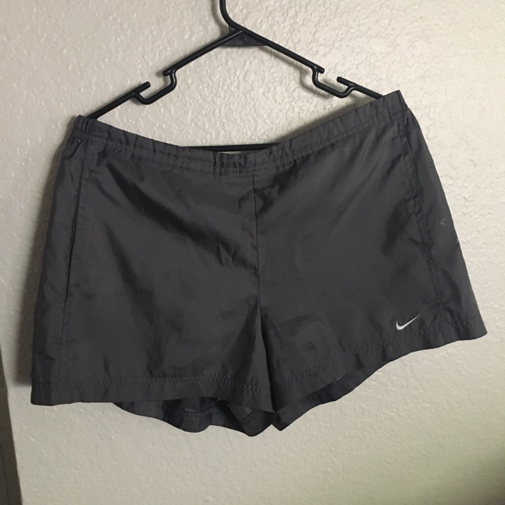 Woman's Nike running shorts with pockets