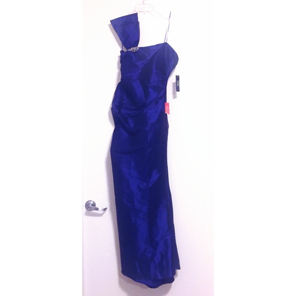 FLOOR LENGTH DRESS
